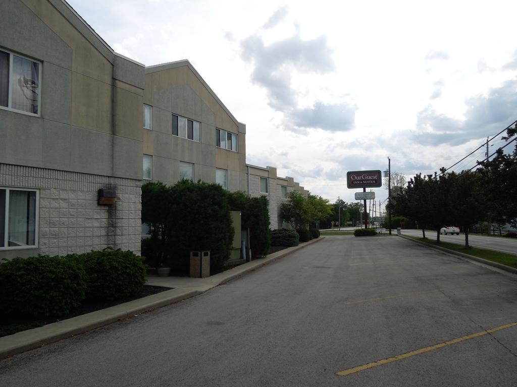 Ourguest Inn And Suites Catawba Island Port Clinton Exterior photo